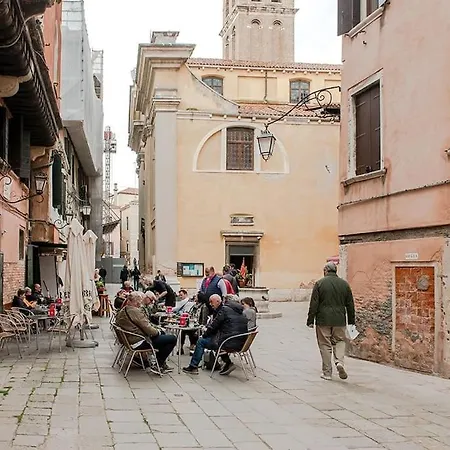 아파트 Delightful At 5 Mins From Rialto Bridge