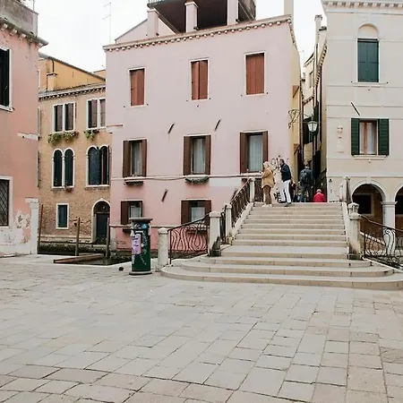 Delightful At 5 Mins From Rialto Bridge Apartment Venedig