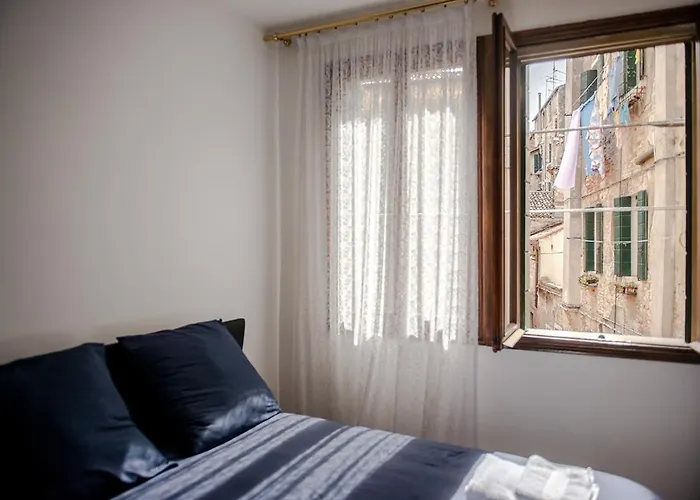 Delightful At 5 Mins From Rialto Bridge