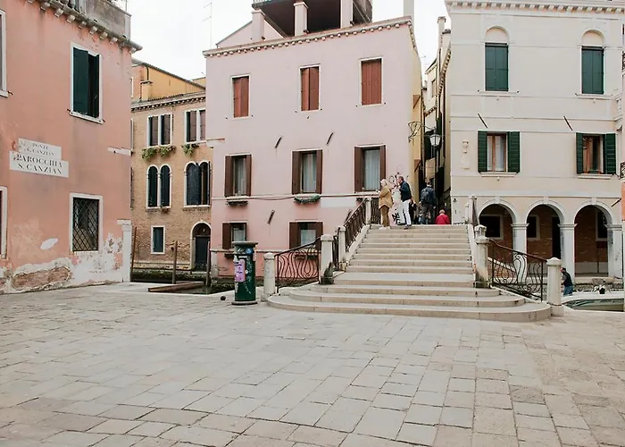 Delightful At 5 Mins From Rialto Bridge *